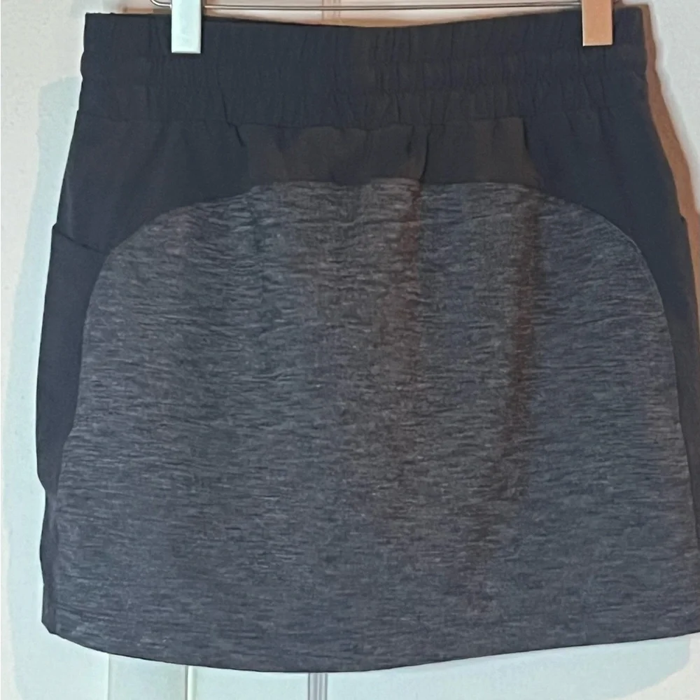 Athleta Excursion hybrid gray marled skort